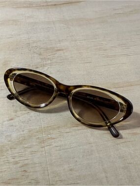 Vintage 80s PRADA SPR 04B Cats Eye Sunglasses Tortoise Brown Italy Designer Sexy